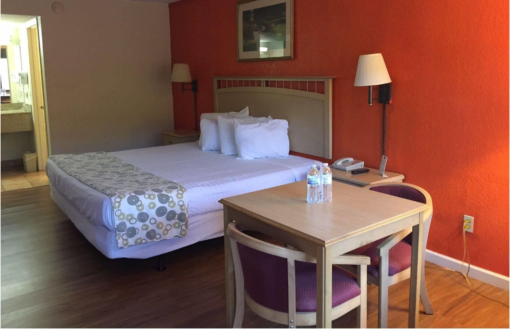 Country Hearth Inn- Киссимми Экстерьер фото